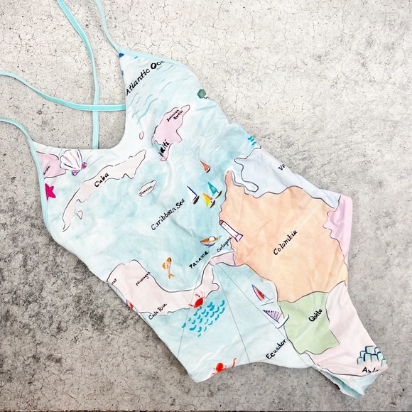 PilyQ Farrah Swimsuit Caribbean Map
Print Blue Size Small S NWOT - Picture 8 of 10